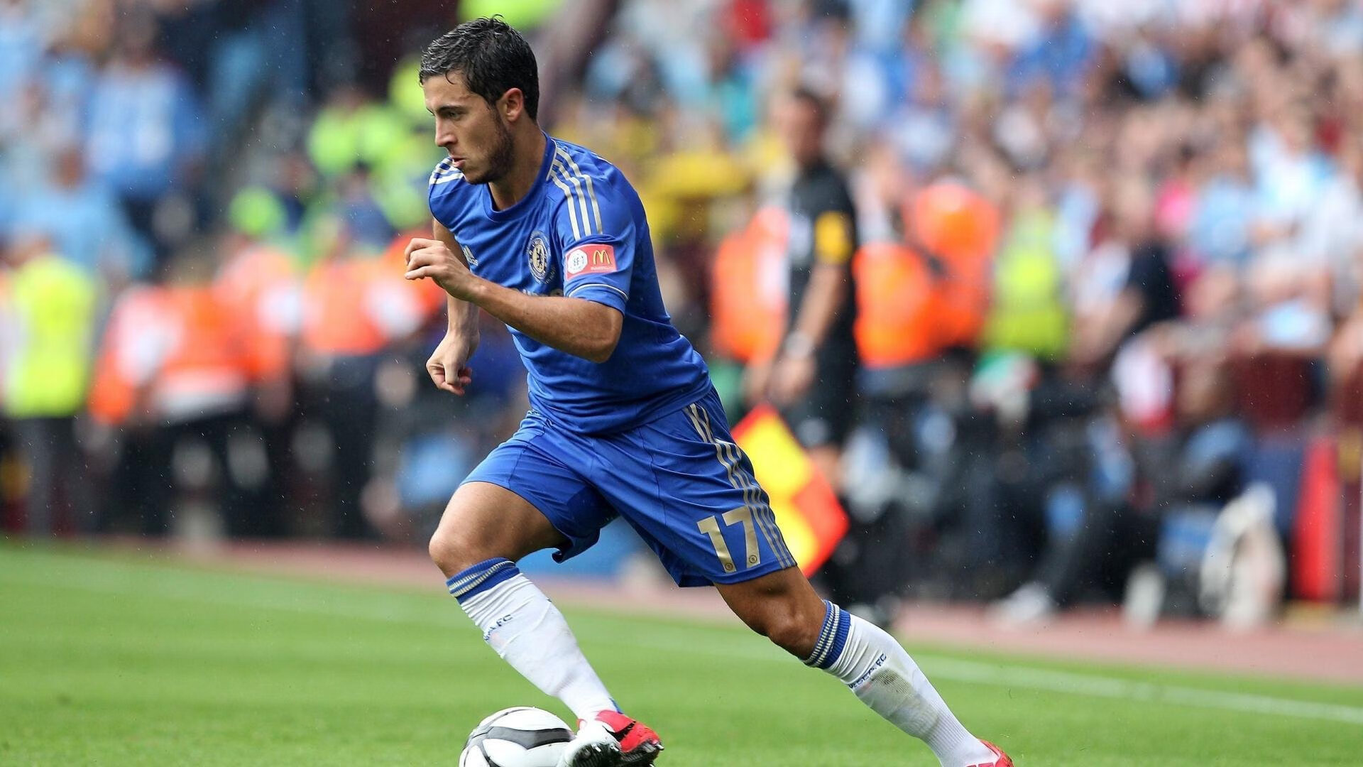 丁俊晖比赛期间保持专注稳定发挥，丁俊晖日常训练