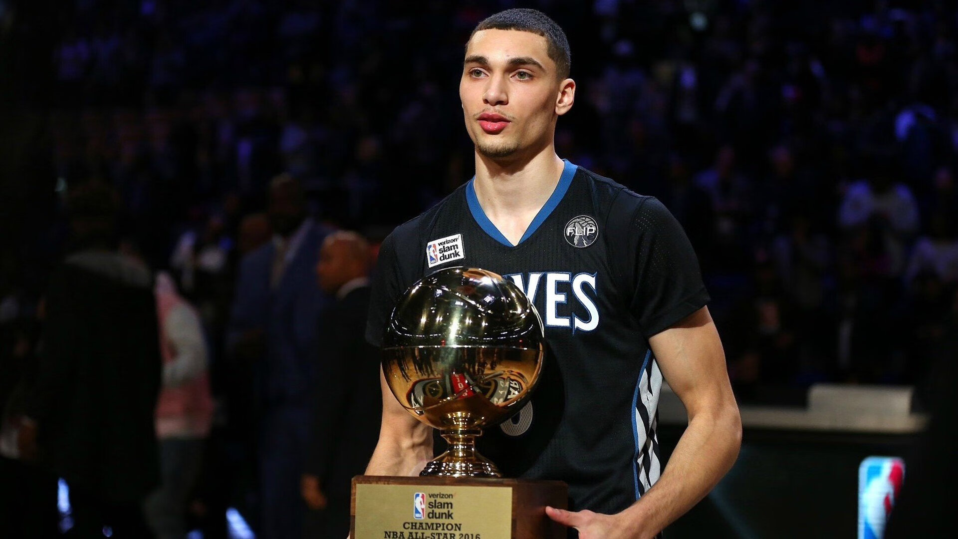 多元包容理念引领橄榄球发展，多元包容标语